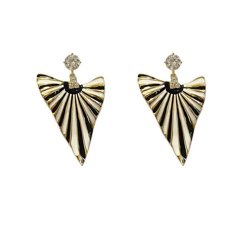 Elegante Contrastoorbellen – Europese Stijl met Godinnen-Uitstraling
