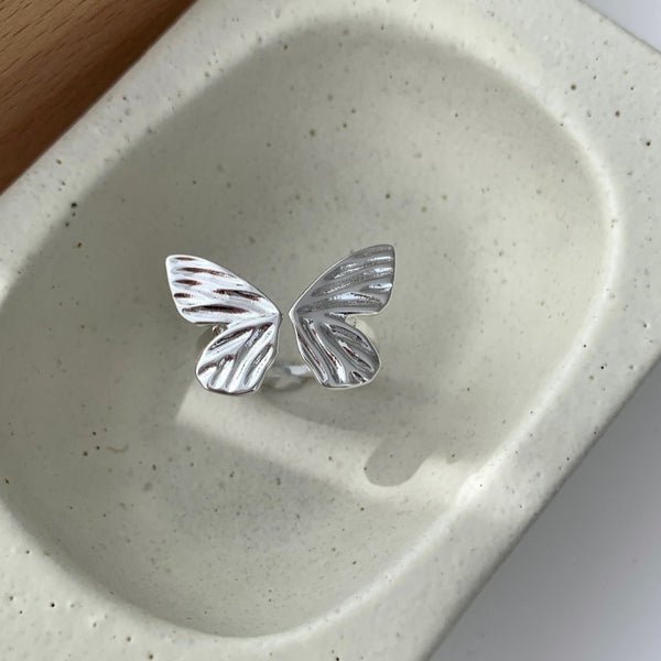 Minimalistische vlindervormige ring voor vrouwen