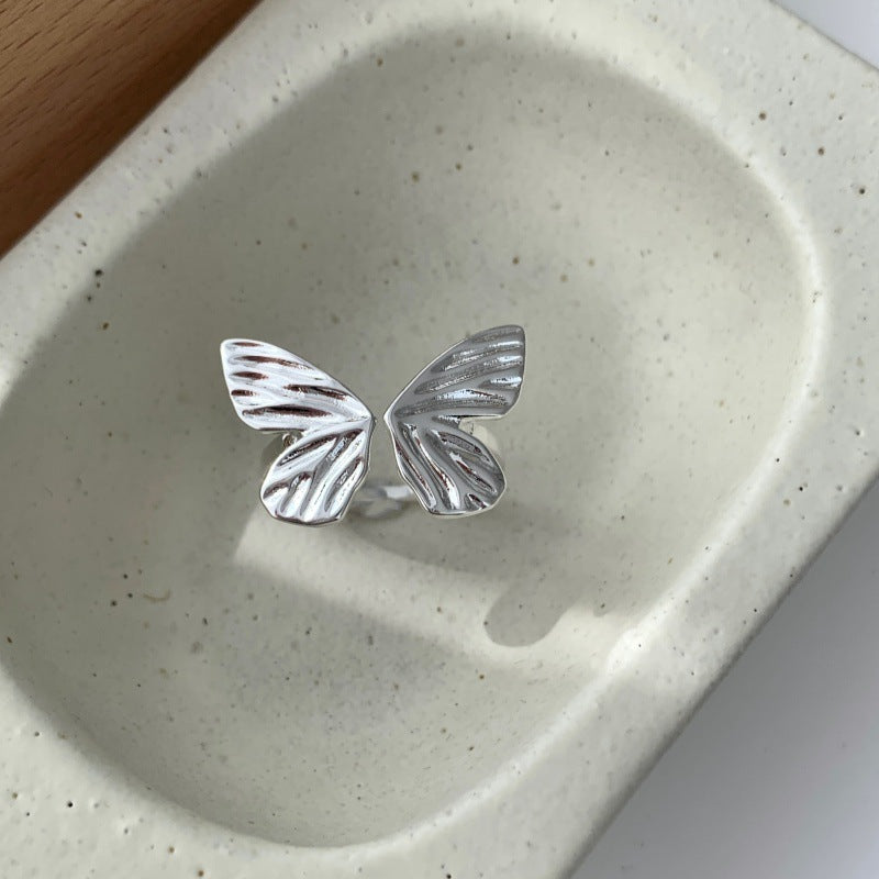 Minimalistische vlindervormige ring voor vrouwen