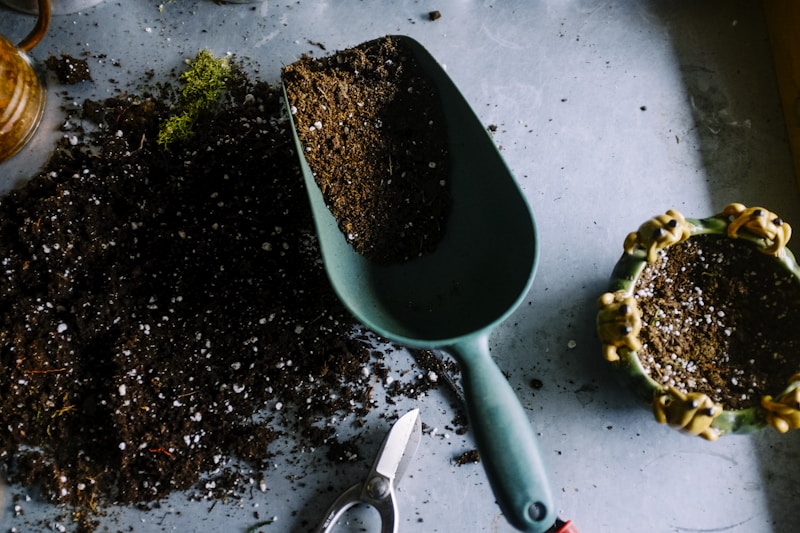 Slimme plantenpot met vochtmeter - zelfbewatering
